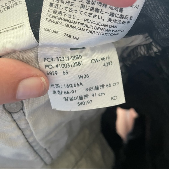 High Waisted 501 Black Levi Shorts - Picture 3 of 7